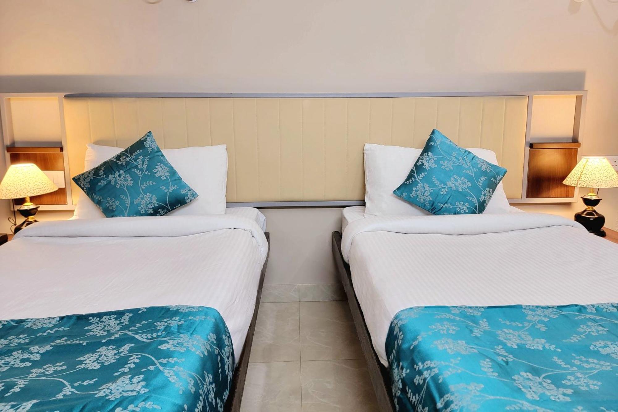 Vamsor Heights 1047 Hotel Gurgaon Exterior photo