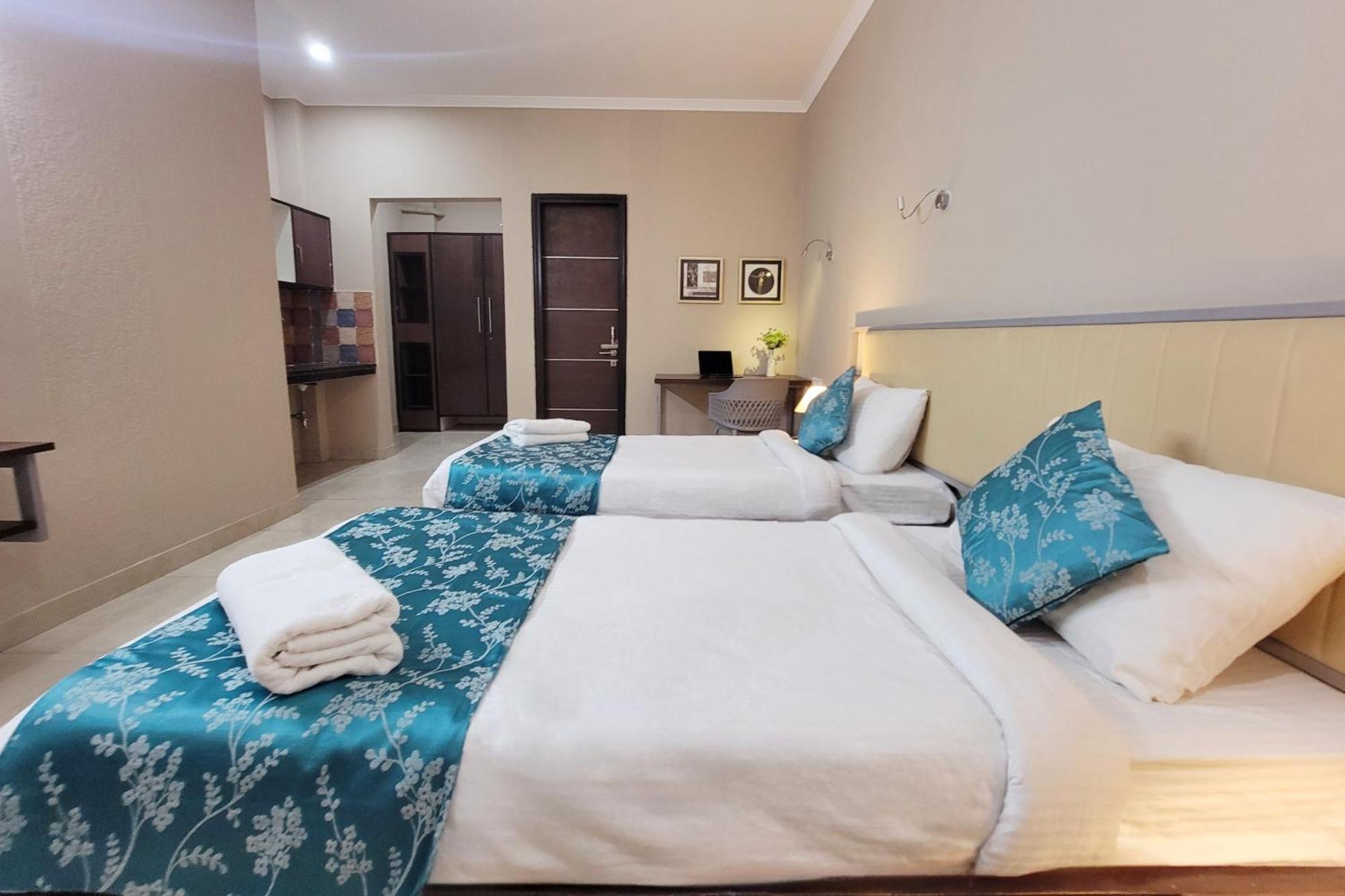 Vamsor Heights 1047 Hotel Gurgaon Exterior photo